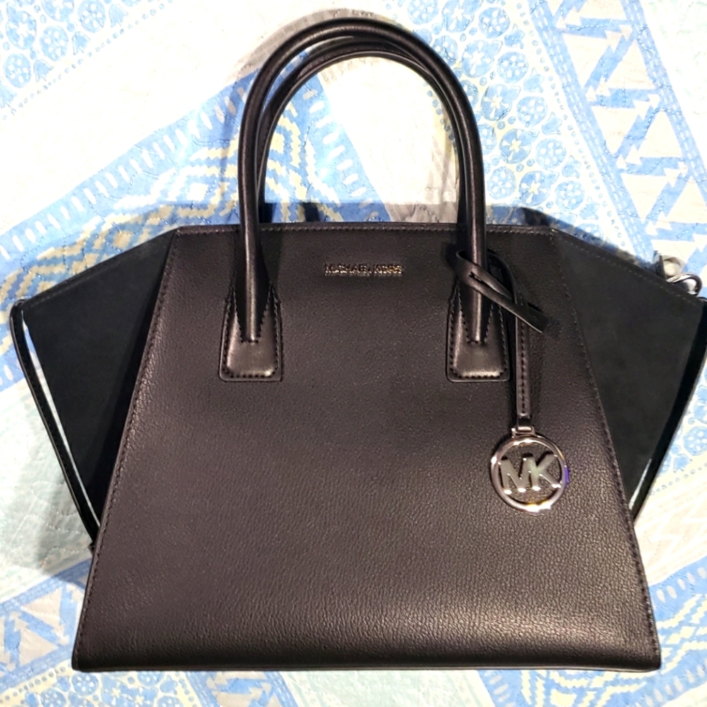 Avril Michael Kors Black Leather Handbag With long Strap